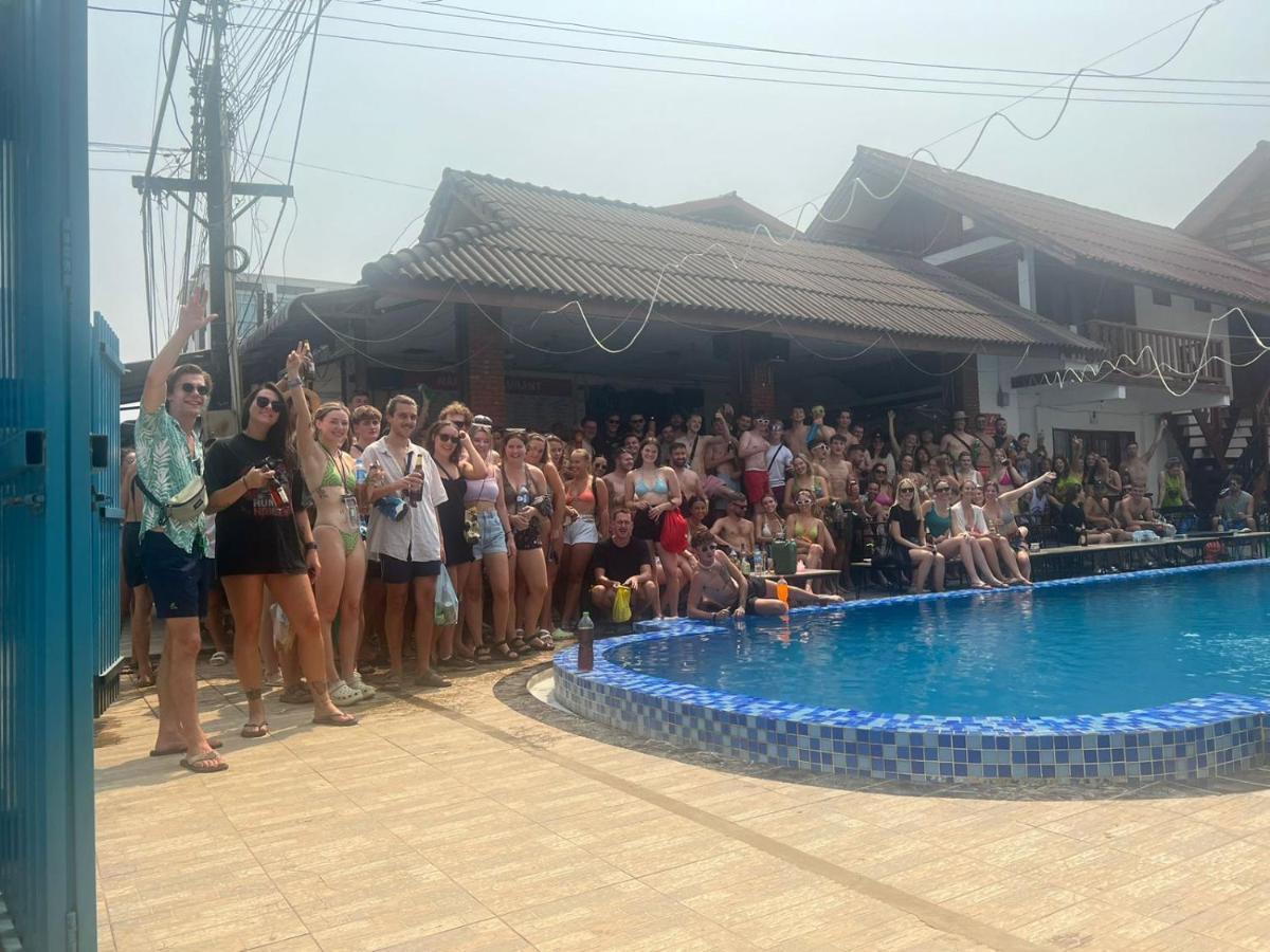 Nana Backpackers Hostel Vang Vieng Esterno foto