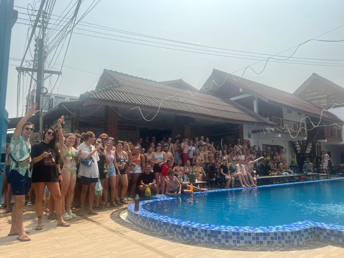 Nana Backpackers Hostel Vang Vieng Esterno foto