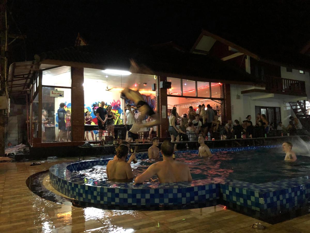 Nana Backpackers Hostel Vang Vieng Esterno foto