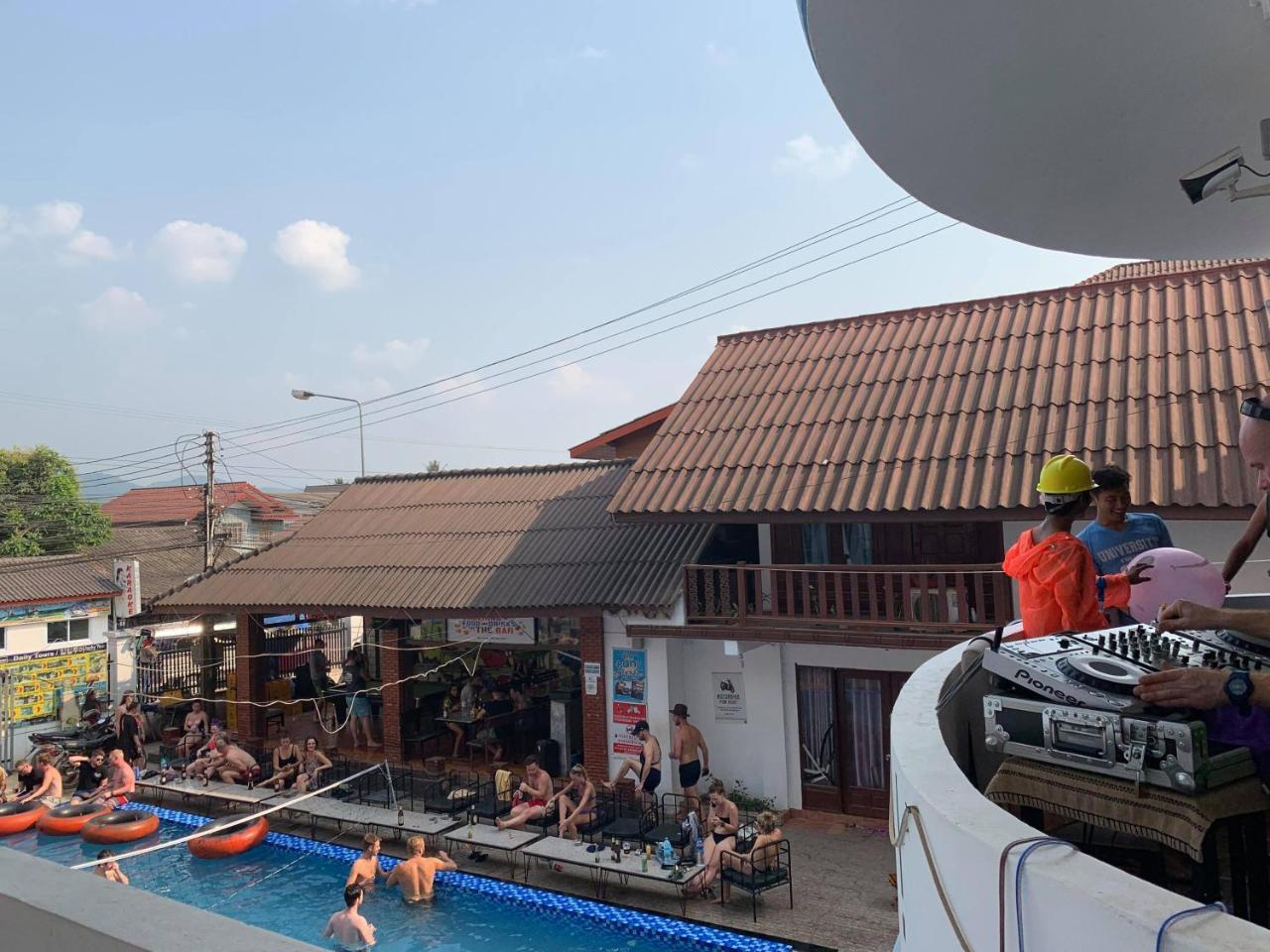 Nana Backpackers Hostel Vang Vieng Esterno foto